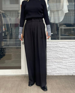 ベーシックタックパンツ