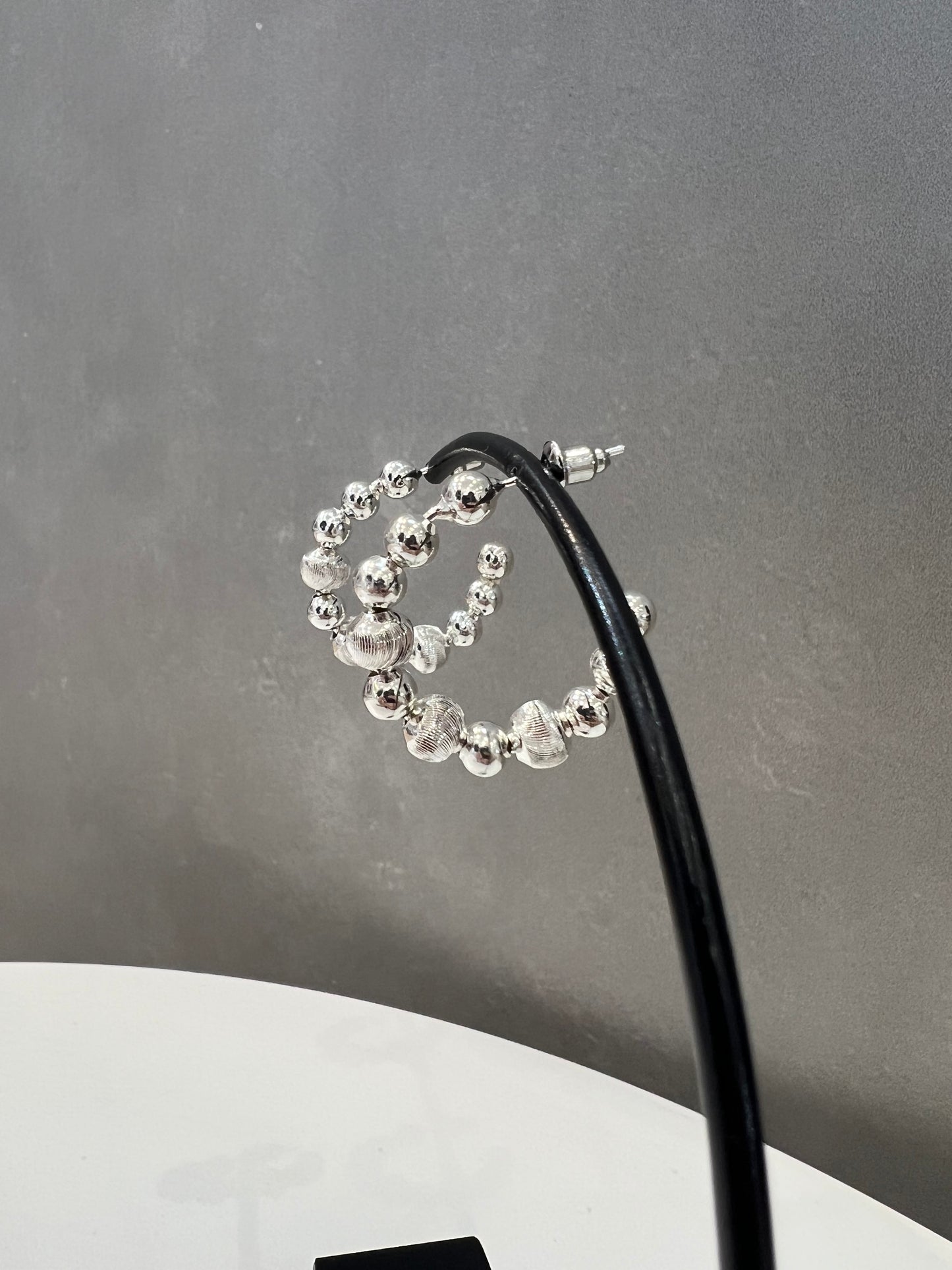 ボールフープピアス