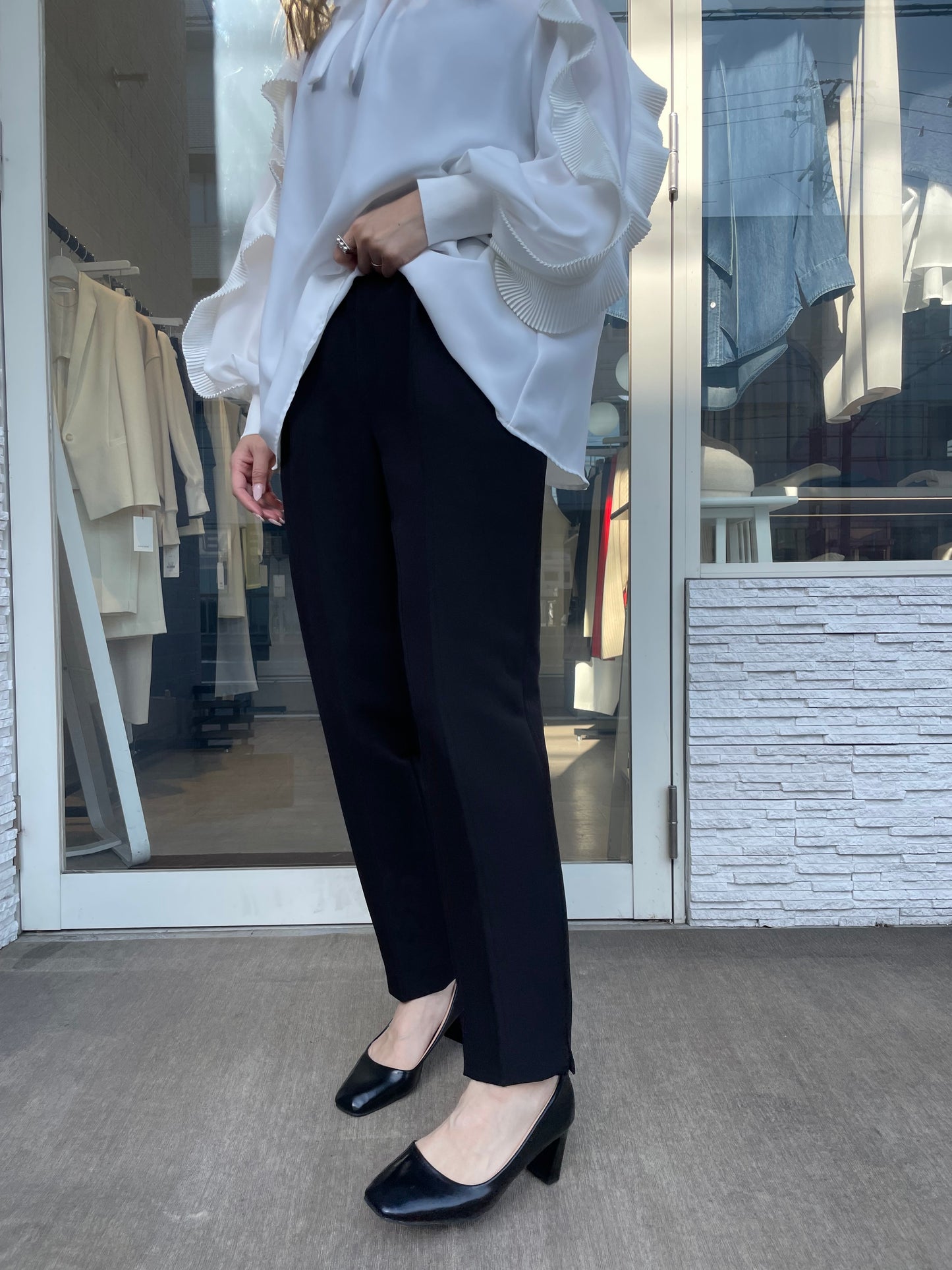 テーパードパンツ