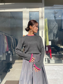 フリルクルーネックニット