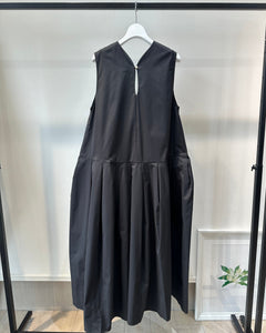 ボリュームジャンパースカート
