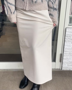 ウォームタイトスカート